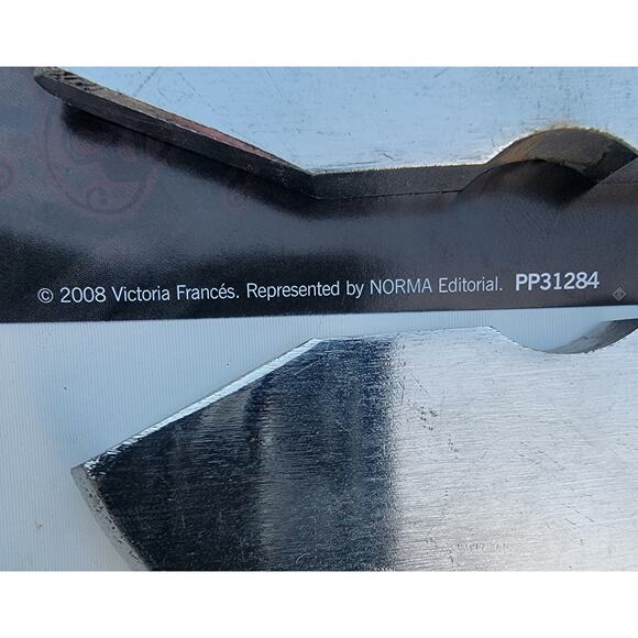 Victoria Frances Skull Girl Poster PP31284 By Pyramid 36"x24" Posters 2008 - Picture 5 of 5